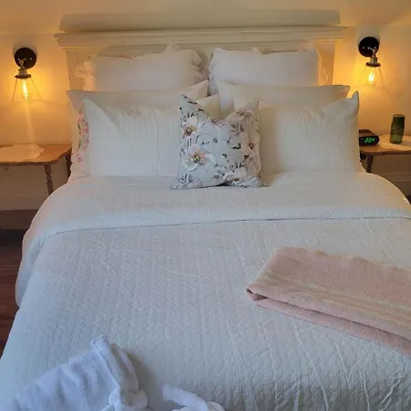 Clinton Pond Bed And Breakfast-2